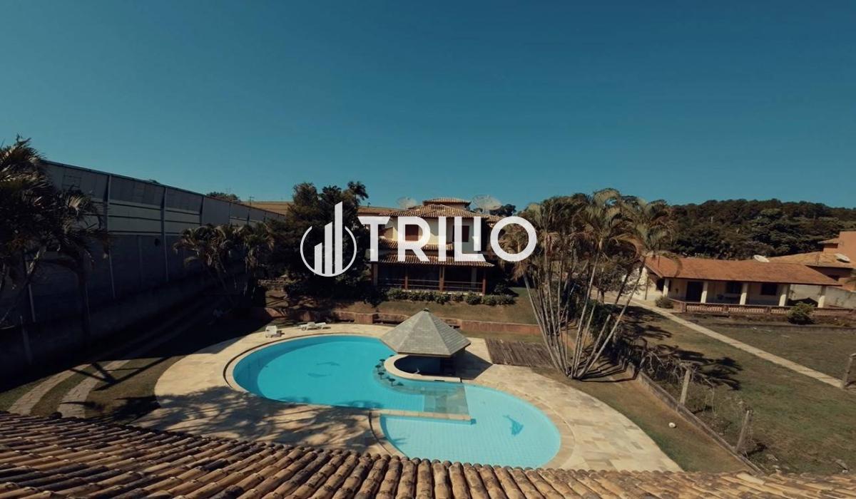 CHÁCARA 2 CASAS: 3 DORMs, 1 SUÍTE 4 VAGAS CADA + SALÃO DE FESTAS COM PISCINA - VENDA - Trilio Imóveis